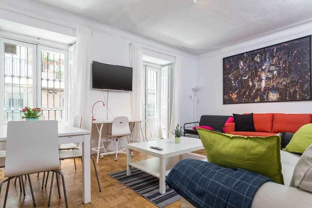Apartamento Confortable En Atocha Appartement Madrid Buitenkant foto