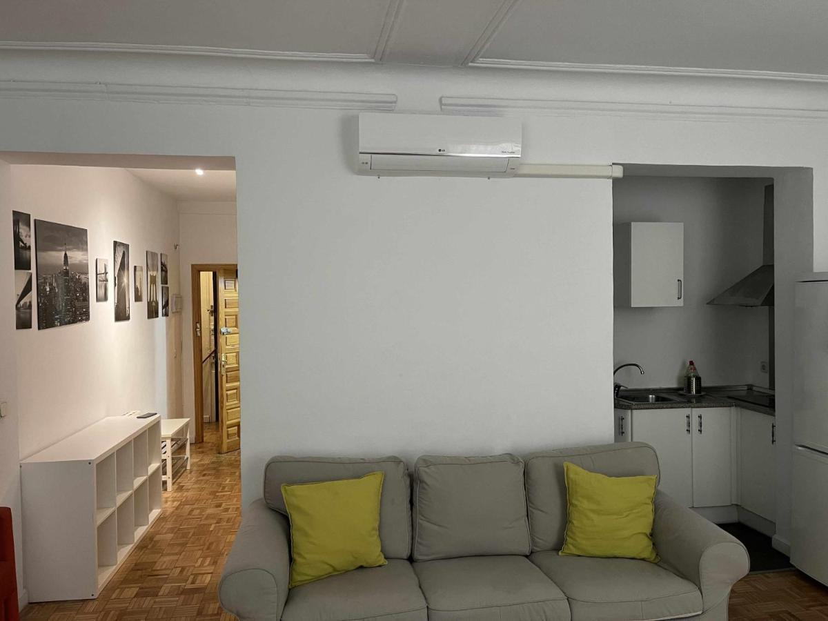 Apartamento Confortable En Atocha Appartement Madrid Buitenkant foto